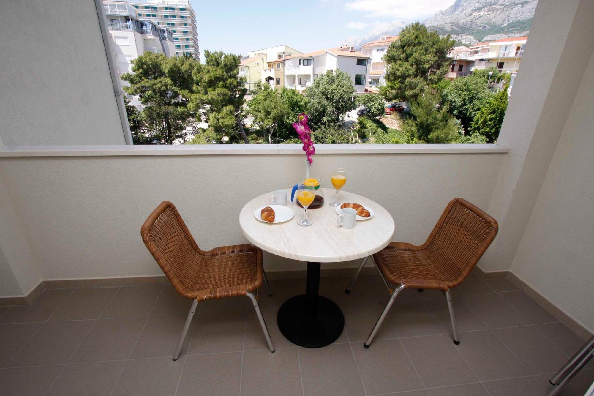 Apartmani Neva Makarska Exterior foto