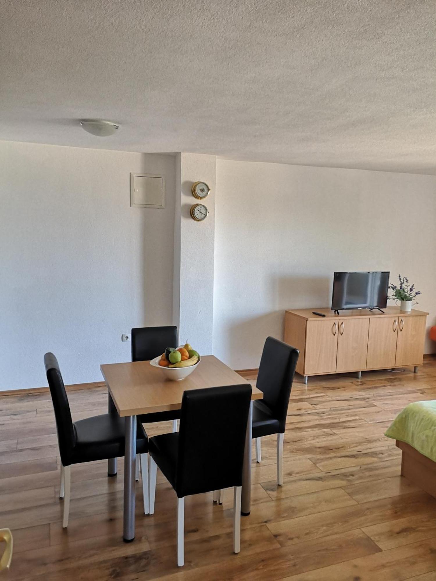 Apartmani Neva Makarska Exterior foto